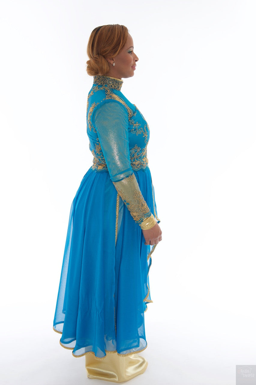 Sientete como la Reina Esther al ponerte este elegante vestido de doble falda de chifony tela fancy con detalles elegantes en la blusa.
www.hotaischool.com
www.royaltydesignsboutique.com