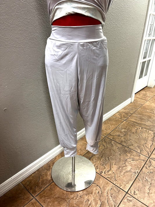 Silver Capri Pants in high Quality Stretch Fabric